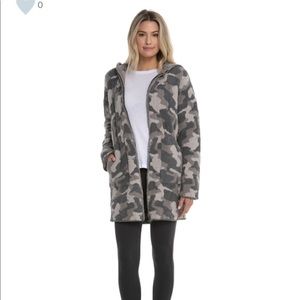 NWT Barefoot dreams camo anorak
